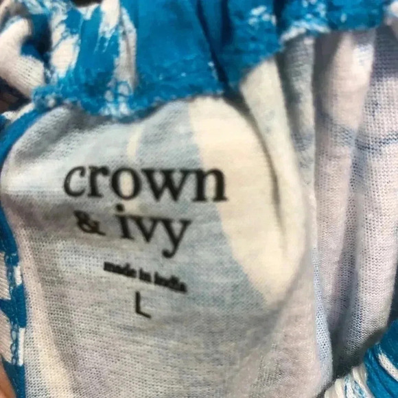 Crown & Ivy Halter round adjustable neck top, elephant pattern, loose fit - Picture 6 of 9